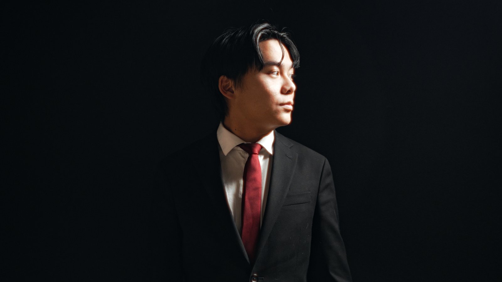 Golden Jonathan Gong title treatment